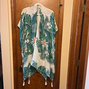 Do Everything in Love Green Tropical Kimono